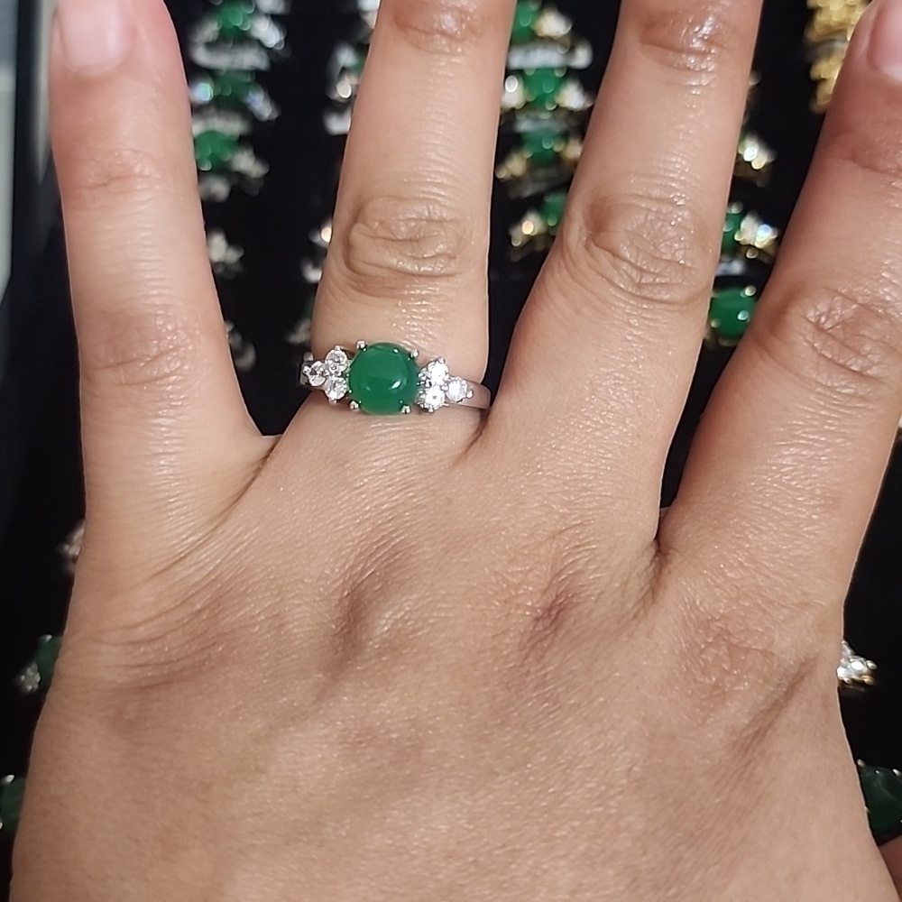 Brand NEW Round JADE  Ring